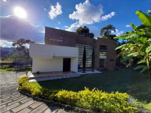 منزل ريفي ﻓﻲ ميديلين, Medellín