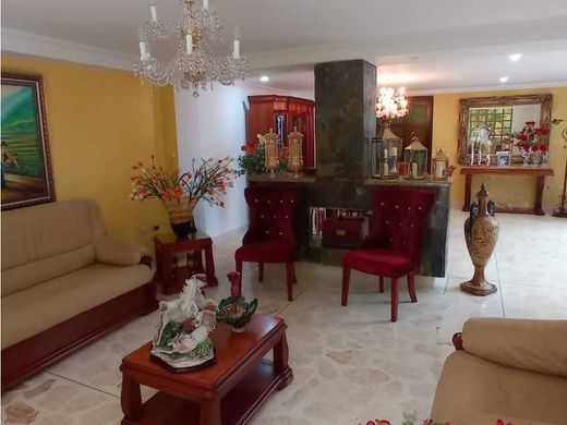 Luxury home in Sabaneta, La Estrella