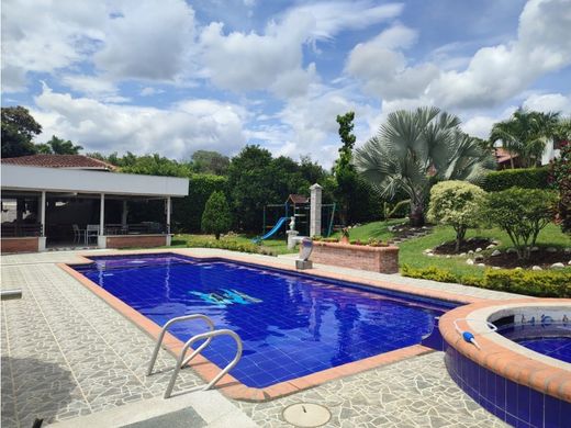 郊区住宅  Pereira, Departamento de Risaralda