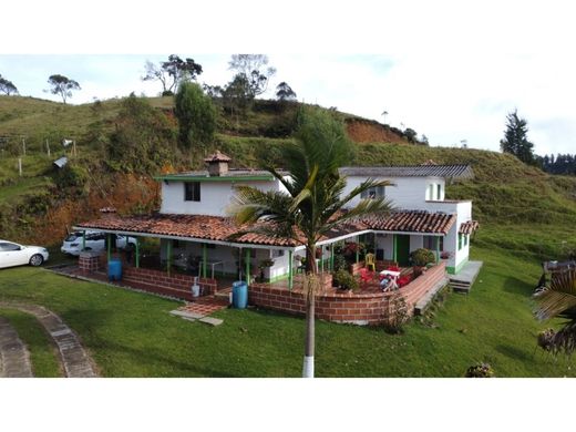 Элитный дом, Santa Helena, Medellín