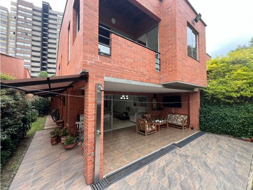 Köy evi Medellín, Departamento de Antioquia