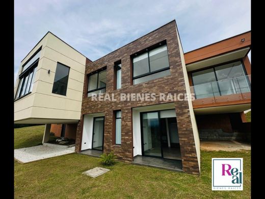 ‏בתים כפריים או חוות ב  Carmen de Viboral, El Carmen de Viboral