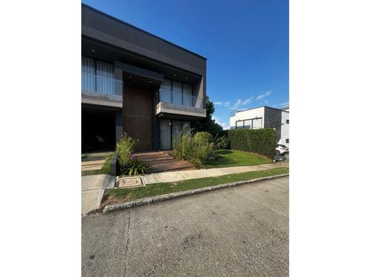 Casale a Cali, Departamento del Valle del Cauca