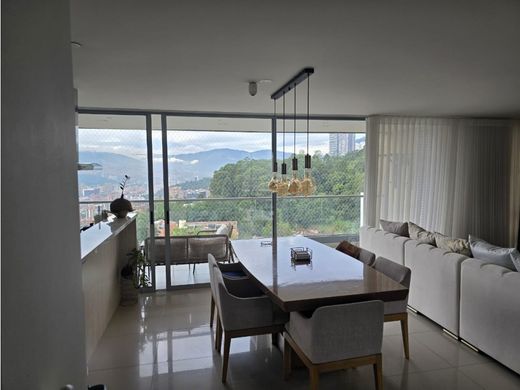 Apartment / Etagenwohnung in Medellín, Departamento de Antioquia