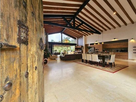 Πολυτελή κατοικία σε Μεδεγίν, Medellín