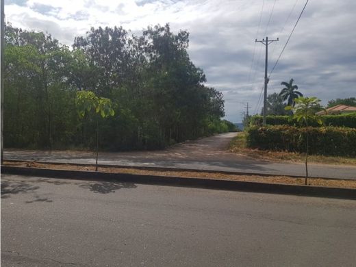 Участок, Жирардо, Girardot