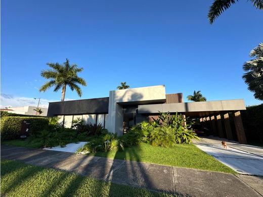 Загородный Дом, Перейра, Pereira