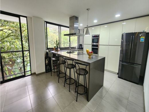 Maison de luxe à Sabaneta, La Estrella