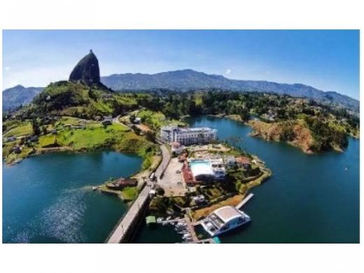 Land in Guatapé, Departamento de Antioquia