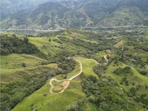 Land in Cisneros, Departamento de Antioquia