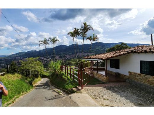 ‏בתים כפריים או חוות ב  San Antonio del Prado, Medellín