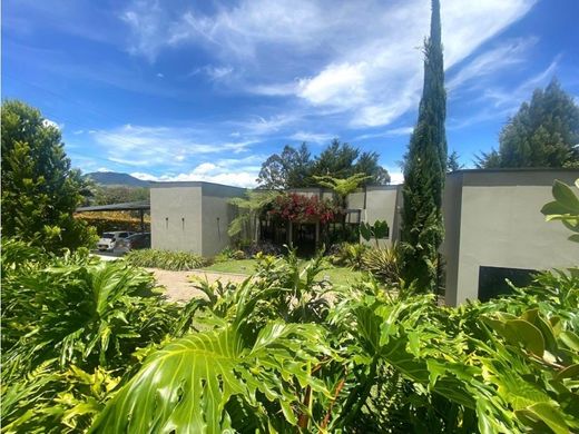 컨트리하우스 / La Ceja, Departamento de Antioquia