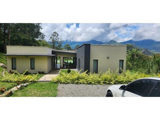 Farmhouse in Girardota, Departamento de Antioquia