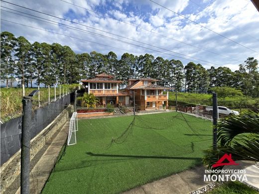 郊区住宅  Pereira, Departamento de Risaralda