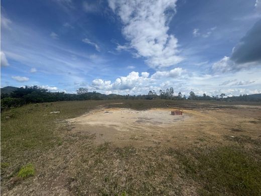 Terreno a Retiro, Departamento de Antioquia