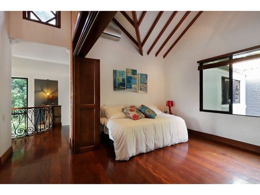 컨트리하우스 / Envigado, Departamento de Antioquia