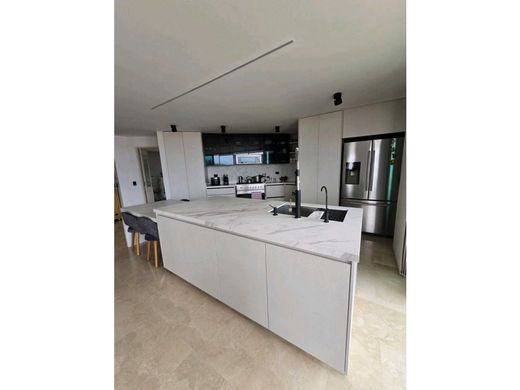 Penthouse Sabaneta, La Estrella