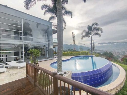 منزل ﻓﻲ Envigado, Departamento de Antioquia