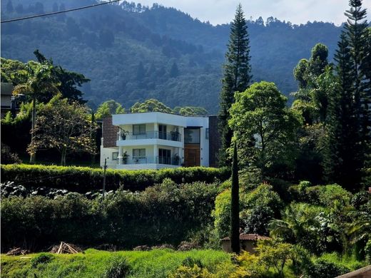 Country House in Sabaneta, La Estrella