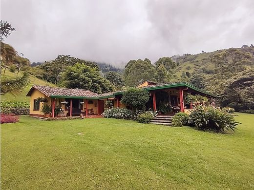 Сельский Дом, Girardota, Departamento de Antioquia