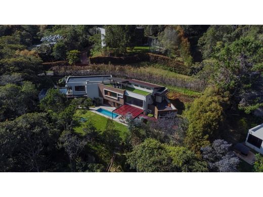 منزل ريفي ﻓﻲ Envigado, Departamento de Antioquia