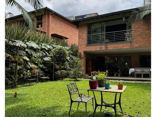 호화 저택 / 메데인, Medellín