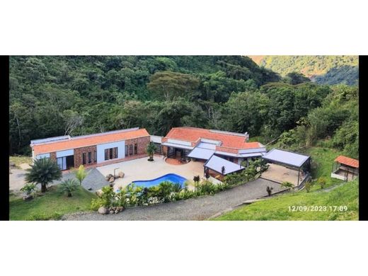 Gutshaus oder Landhaus in Titiribí, Departamento de Antioquia