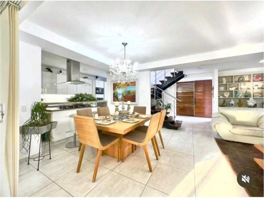Luxury home in Santiago de Cali, Cali