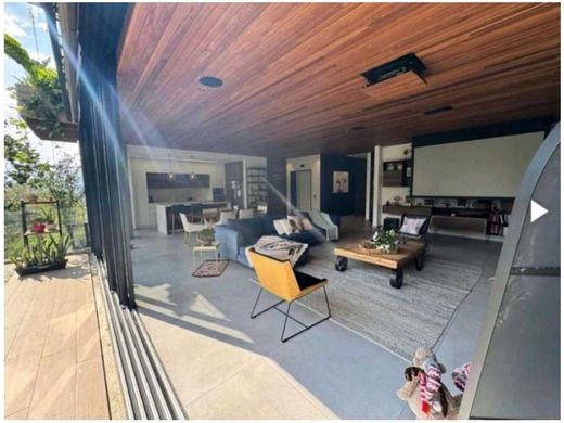 ﺷﻘﺔ ﻓﻲ ميديلين, Medellín