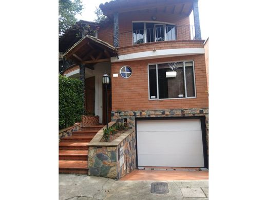 Maison de luxe à Sabaneta, La Estrella