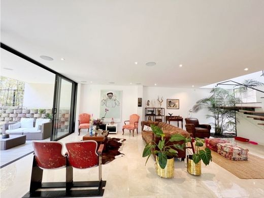 منزل ﻓﻲ Envigado, Departamento de Antioquia