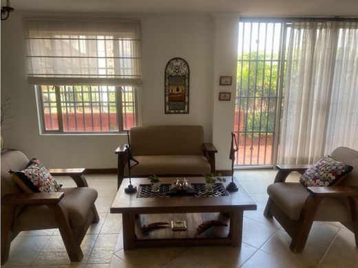 Maison de luxe à Sabaneta, La Estrella