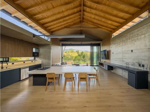 Luxury home in El Peñol, Yarumal