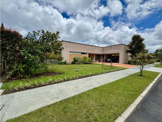 منزل ﻓﻲ Envigado, Departamento de Antioquia