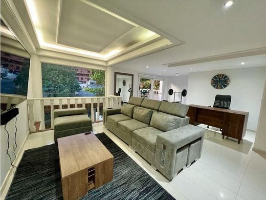 Luxe woning in Medellín, Departamento de Antioquia