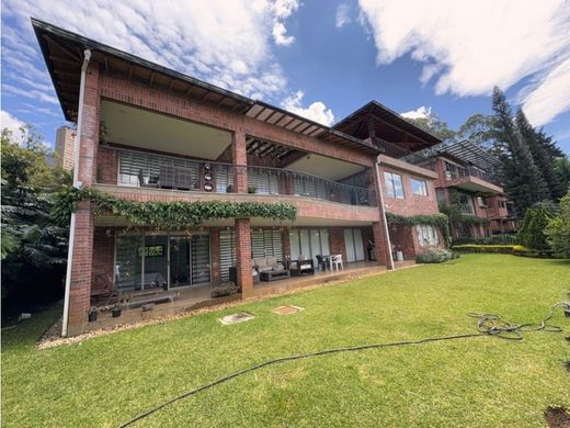 Πολυτελή κατοικία σε Μεδεγίν, Medellín