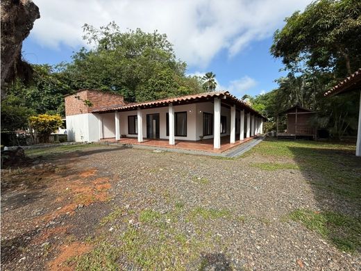 Köy evi Carepa, Departamento de Antioquia