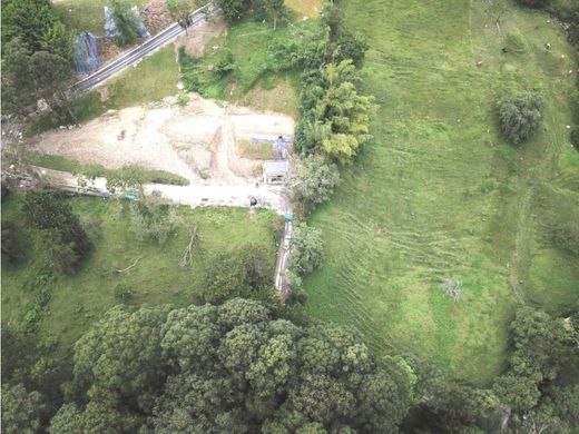 地皮  Envigado, Departamento de Antioquia