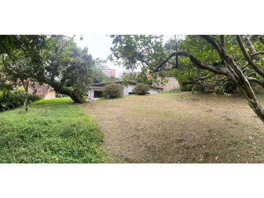 ‏קרקע ב  מדיין
, Medellín