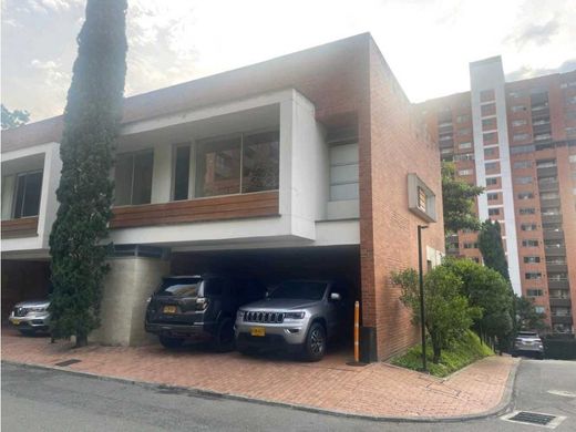 호화 저택 / 메데인, Medellín