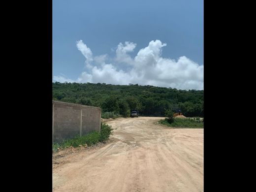 Land in Cartagena, Cartagena de Indias