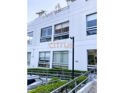 Office for rent per month in Medellín