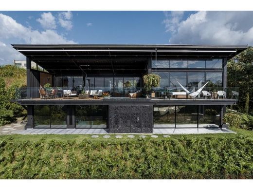 郊区住宅  Pereira, Departamento de Risaralda