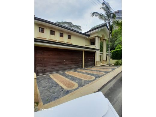 Casa de campo en Medellín, Departamento de Antioquia