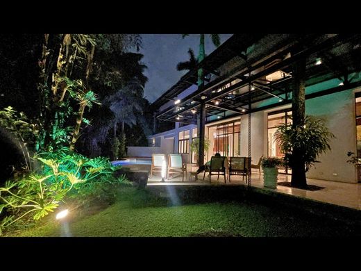 Gospodarstwo w Cali, Departamento del Valle del Cauca