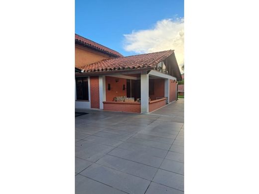 郊区住宅  Pereira, Departamento de Risaralda