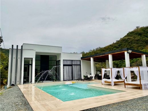 Casale a San Jerónimo, Departamento de Antioquia