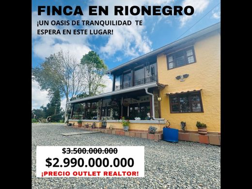 ﻣﻨﺰﻝ ﺭﻳﻔﻲ/ ﺑﻴﺖ ﻤﺰﺭﻋﺔ ﻓﻲ Rionegro, Departamento de Antioquia