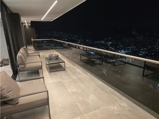 Penthouse Sabaneta, La Estrella