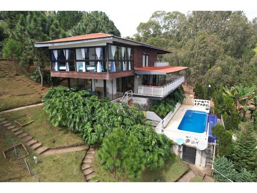 Country House for sale in El Peñol